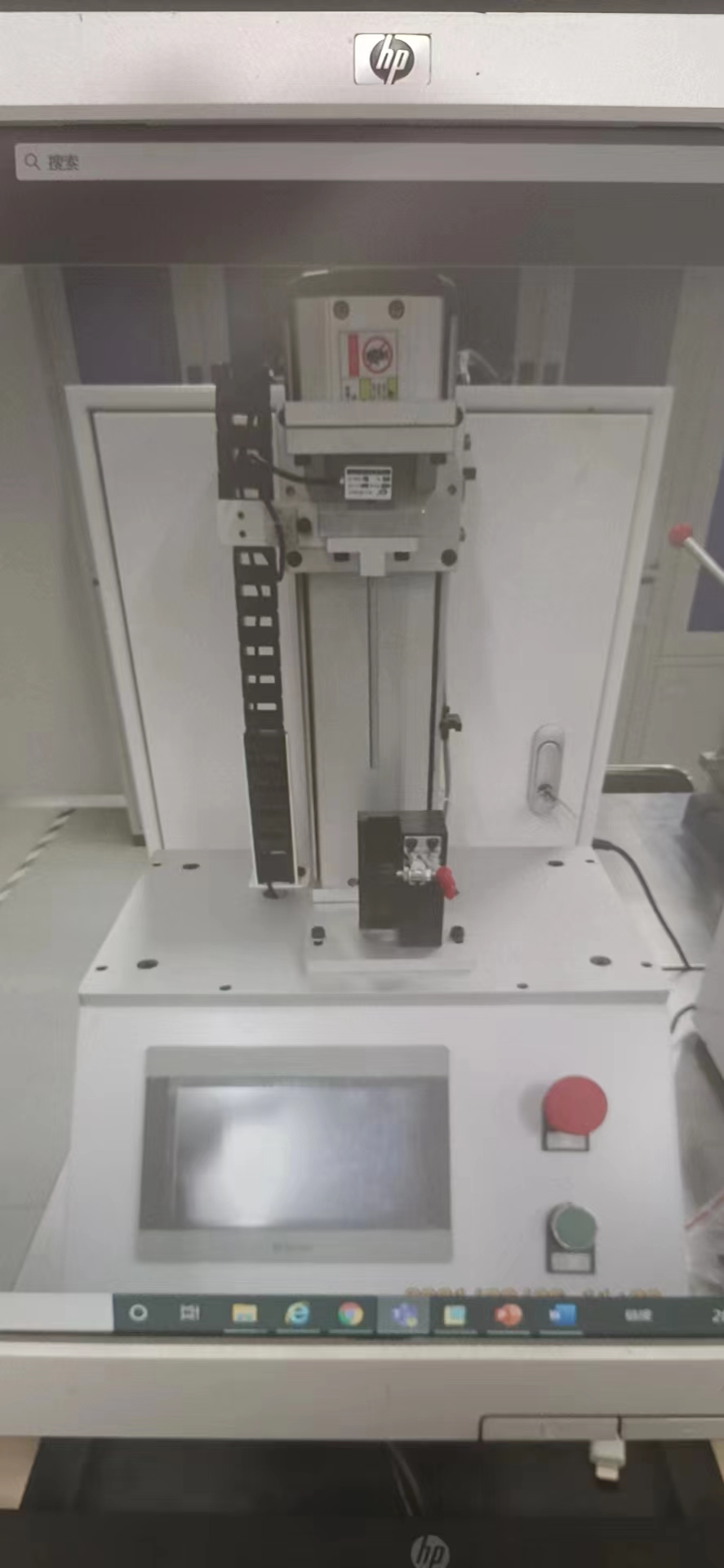 微型S型传感器在屏幕按压测试中的应用 现场图